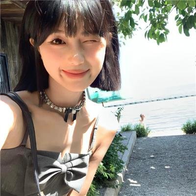 恶魔娃娃海报