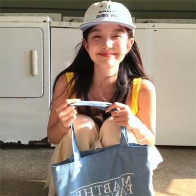 在希望的田野上海报